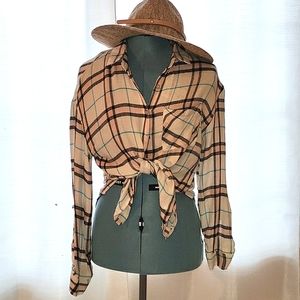 Super cute, comfy material plaid pastel pink and baby blue top